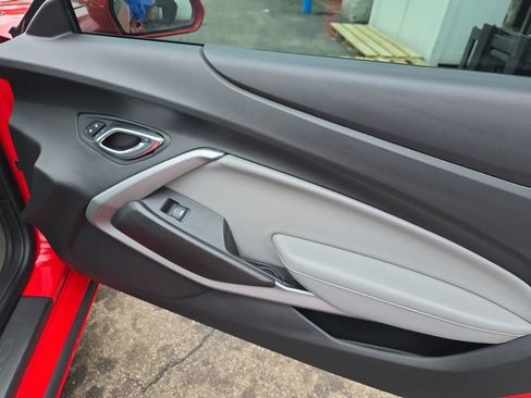 Used 2017 Chevrolet Camaro LT image 22
