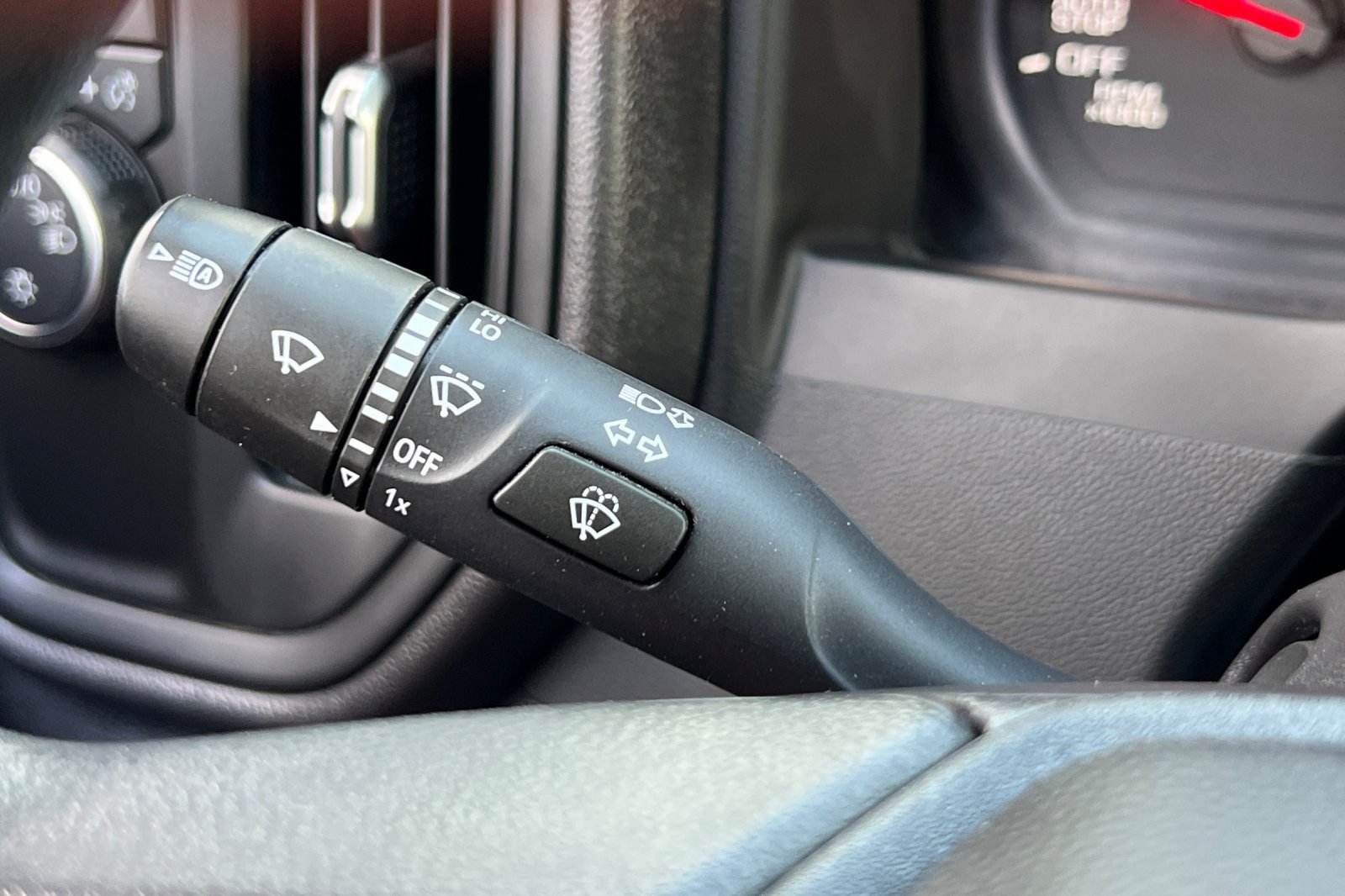 Used 2025 Chevrolet Silverado 1500 W/T RWD image 31