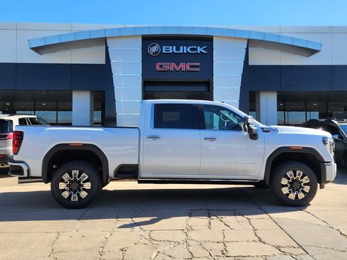 New 2026 GMC Sierra 2500 Denali w/ Denali Reserve Package image 2