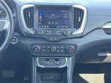 Used 2024 GMC Terrain SLT image 4