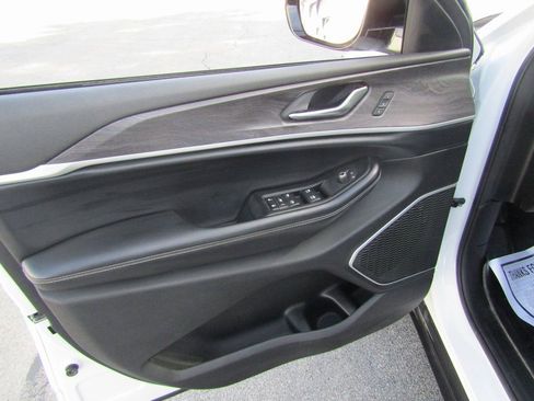 Used 2021 Jeep Grand Cherokee L Limited image 23