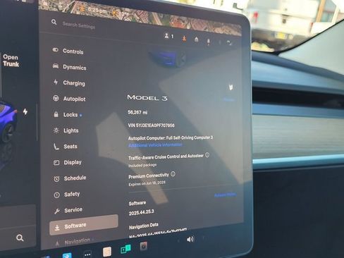 Used 2023 Tesla Model 3 Standard Range RWD image 8