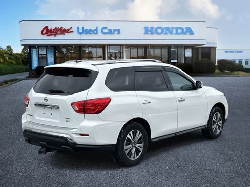 Used 2017 Nissan Pathfinder SV image 5