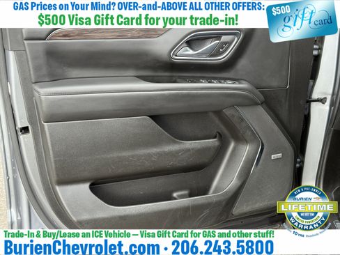 Used 2022 Chevrolet Suburban Z71 w/ Luxury Package AWD/4WD image 9