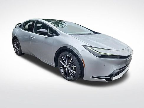 Used 2023 Toyota Prius Limited FWD image 3