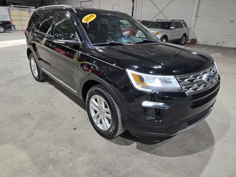 Used 2018 Ford Explorer XLT w/ Equipment Group 202A image 17