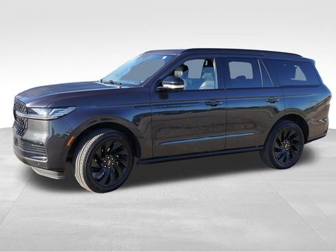 Used 2025 Lincoln Navigator Reserve w/ Jet Appearance Package AWD/4WD image 10