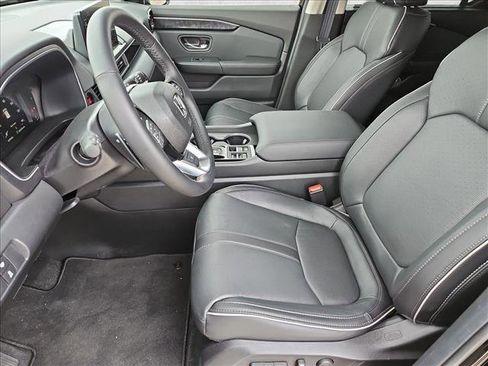 Used 2025 Honda Pilot Elite image 14