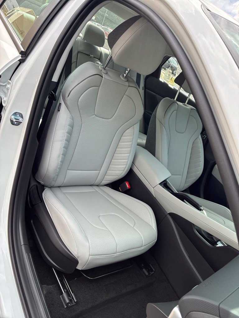 New 2026 Hyundai Elantra SEL Sport FWD image 17