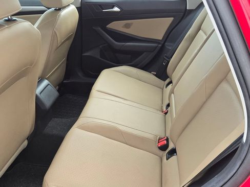 Used 2019 Volkswagen Jetta SE FWD image 6