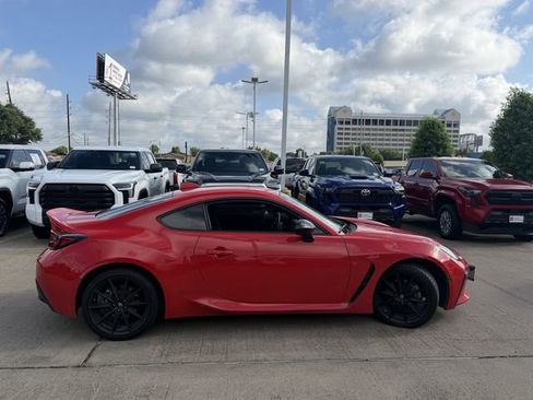 Used 2023 Toyota GR86 Premium RWD image 4