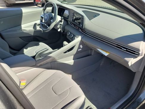 New 2026 Hyundai Elantra SE FWD image 19