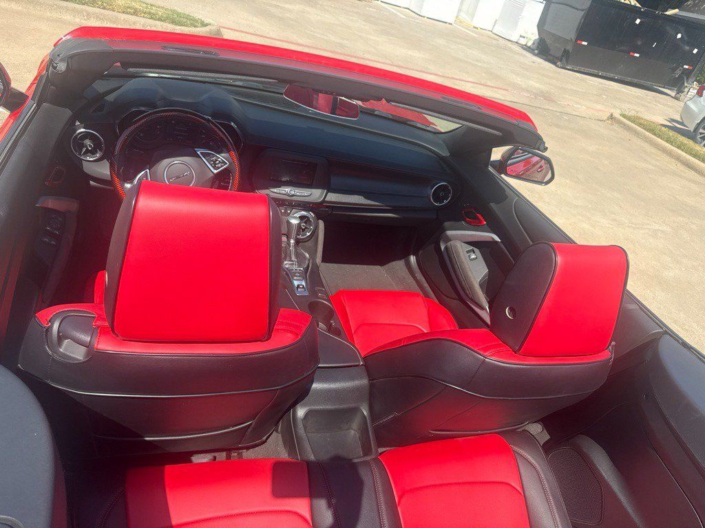 Used 2020 Chevrolet Camaro LT RWD image 10