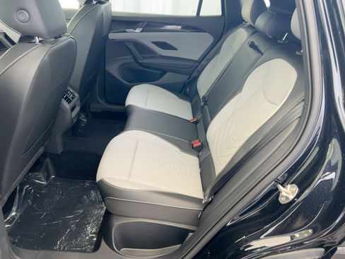 New 2026 Volkswagen Tiguan SE R-Line image 15