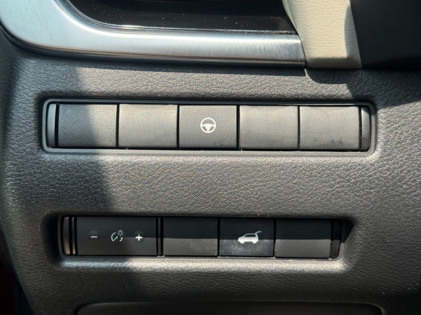 Used 2023 Nissan Rogue SL w/ SL Premium Package FWD image 18