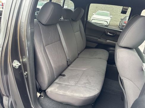 Used 2016 Toyota Tacoma TRD Off-Road w/ Towing Package image 15