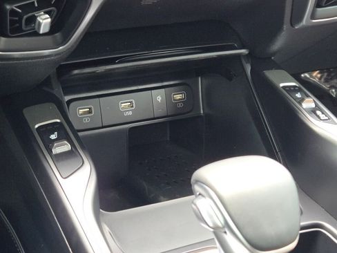 Used 2023 Kia Sorento S image 27