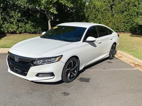 Used 2020 Honda Accord Sport image 3