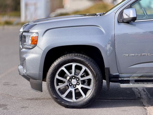 Used 2021 GMC Canyon Denali image 16