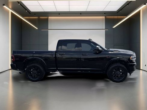 Used 2022 RAM 2500 Laramie AWD/4WD image 7