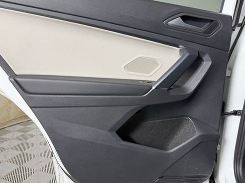 Used 2020 Volkswagen Tiguan SE R-Line image 23