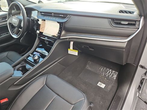New 2026 Jeep Grand Cherokee Limited image 29