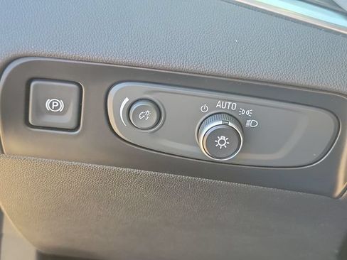 Used 2018 Buick Enclave Premium FWD image 11