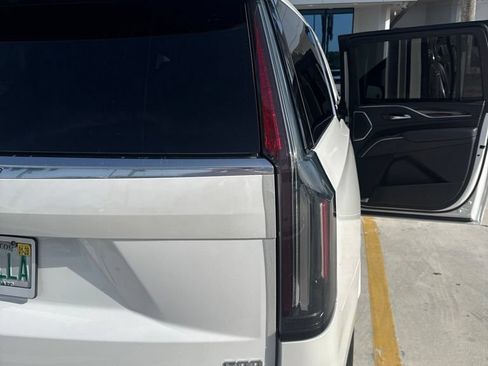 Used 2021 Cadillac Escalade ESV Premium Luxury RWD image 2