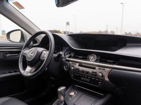 Used 2016 Lexus ES 350 w/ Accessory Package 2 image 11