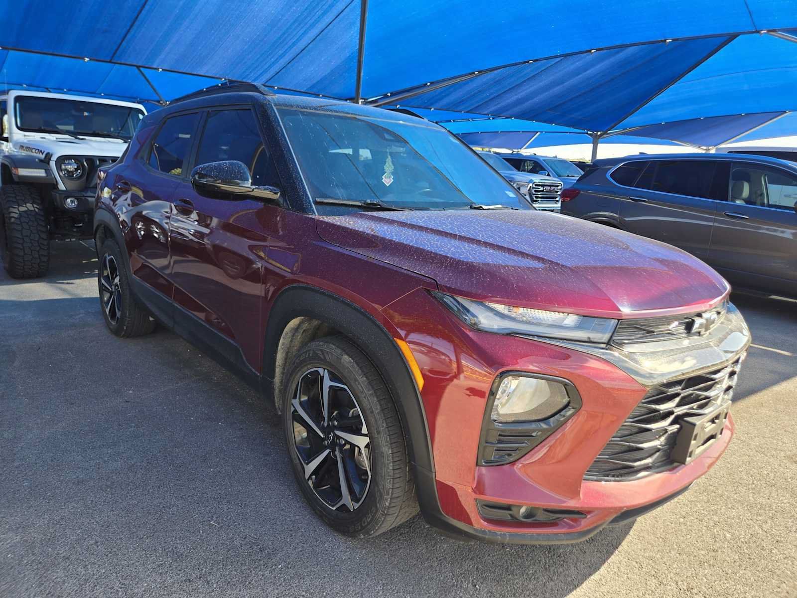 Used 2022 Chevrolet TrailBlazer RS w/ Sun and Liftgate Package FWD image 2