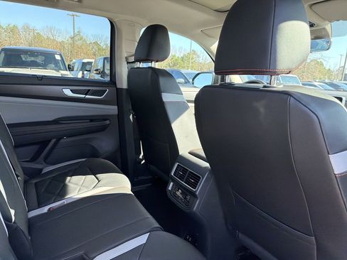 New 2026 Volkswagen Atlas Peak Edition AWD/4WD image 18