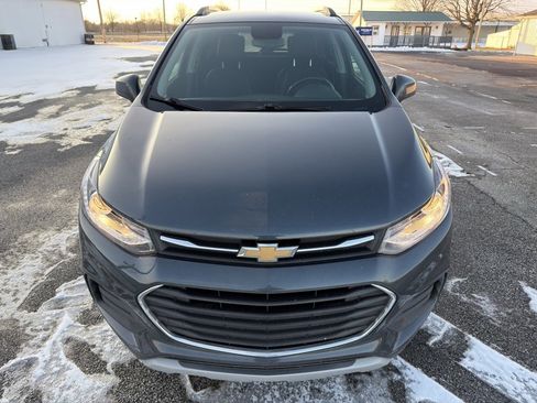 Used 2021 Chevrolet Trax LT w/ LT Convenience Package image 10