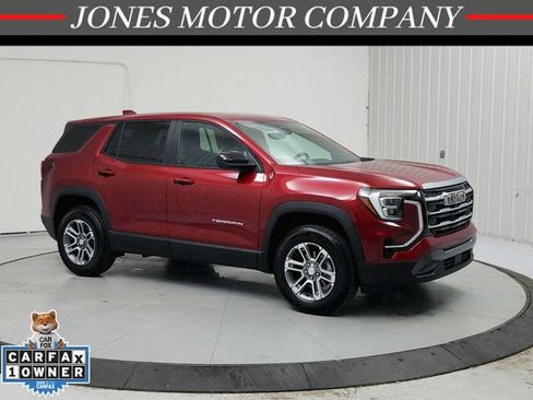 Used 2026 GMC Terrain Elevation w/ Technology Package II FWD image 1