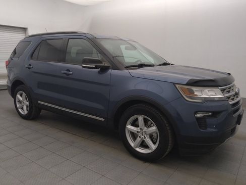 Used 2018 Ford Explorer XLT w/ Equipment Group 202A FWD image 11