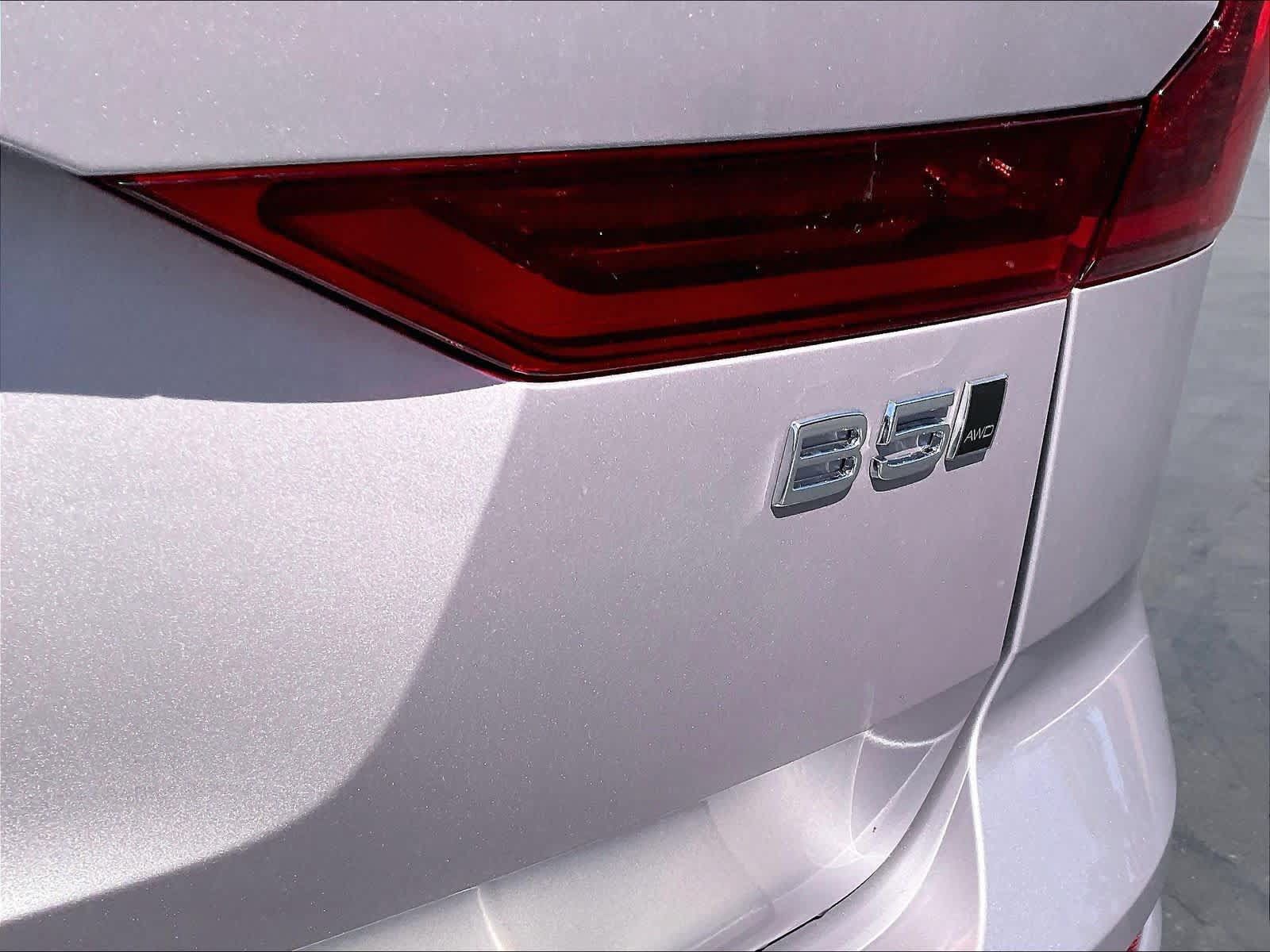 New 2027 Volvo XC60 B5 Plus AWD/4WD image 26