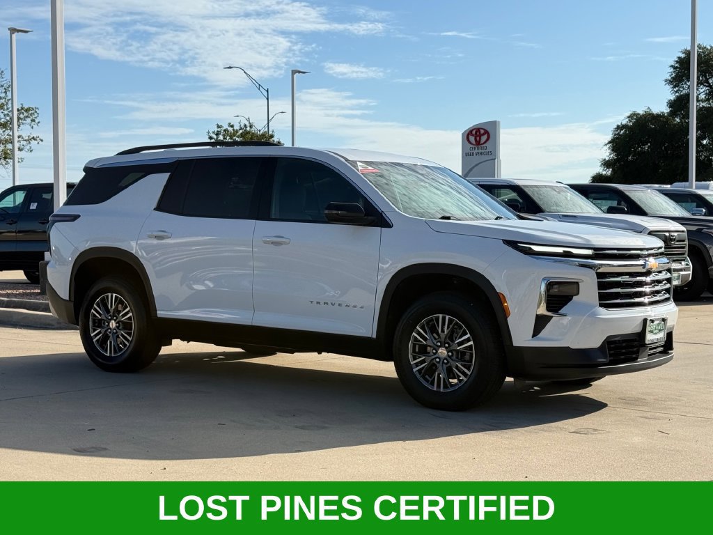 Used 2025 Chevrolet Traverse LT FWD image 6