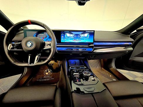Used 2024 BMW i5 M60 w/ Premium Package image 17