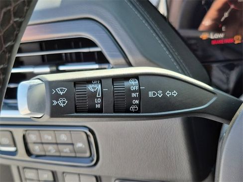 Used 2026 GMC Yukon Denali w/ Advanced Technology Package image 27