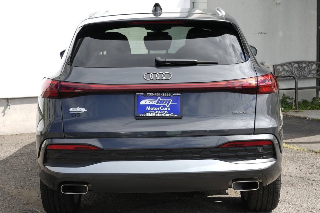 Used 2025 Audi Q5 Premium Plus w/ Premium Plus AWD/4WD image 6