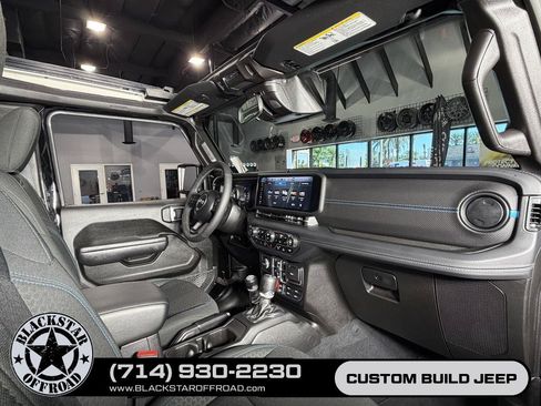 Used 2025 Jeep Wrangler Unlimited Rubicon 4xe w/ Safety Group AWD/4WD image 26
