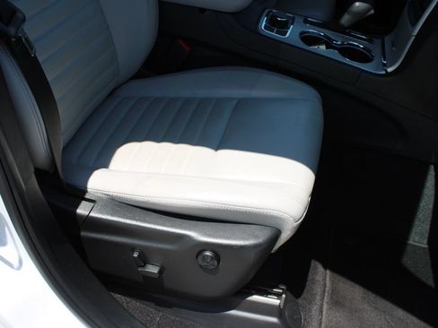 Used 2018 Jeep Grand Cherokee Limited AWD/4WD image 14