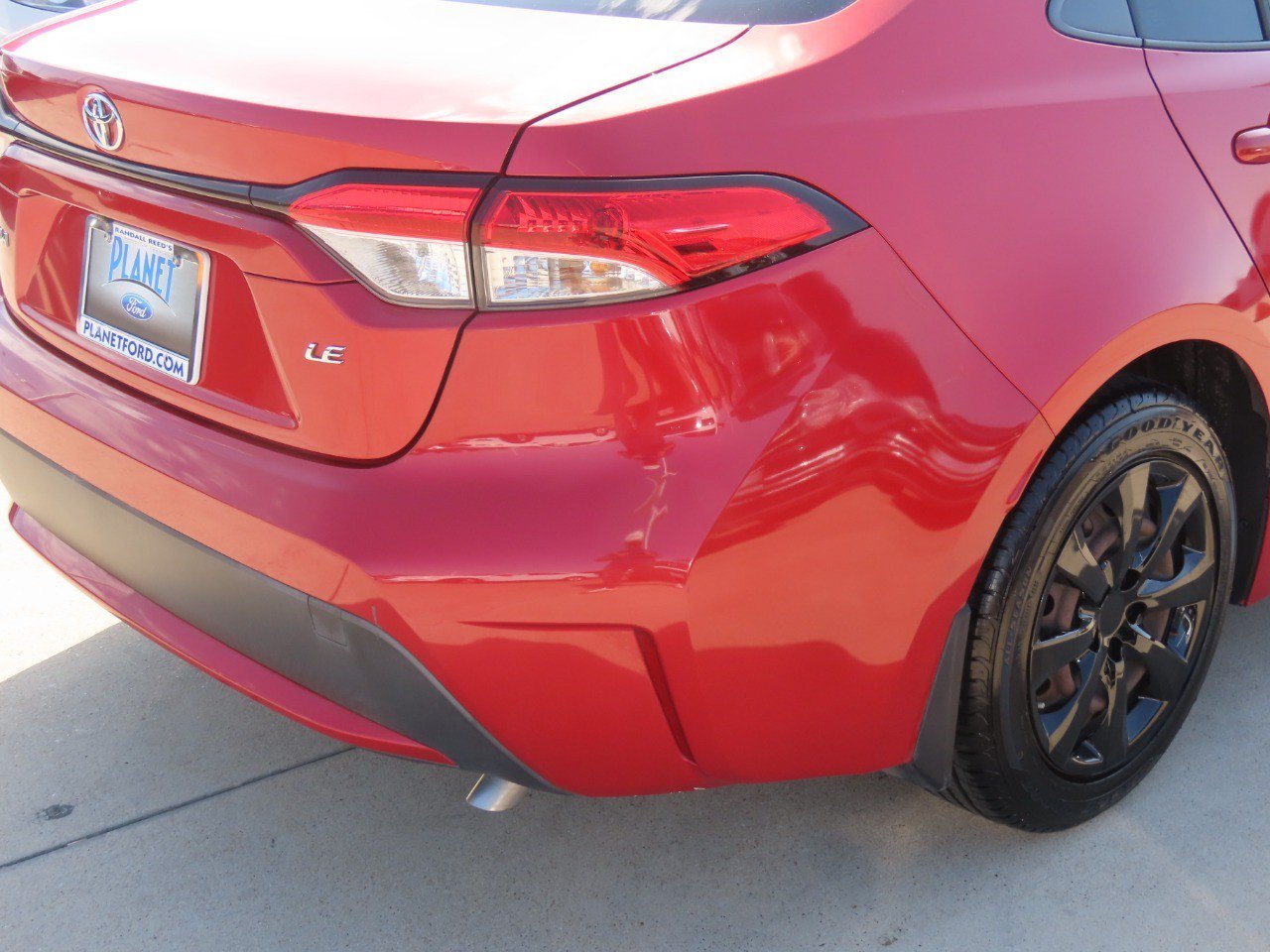 Used 2020 Toyota Corolla LE FWD image 12