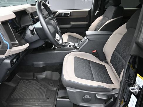Used 2023 Ford Bronco Wildtrak AWD/4WD image 16