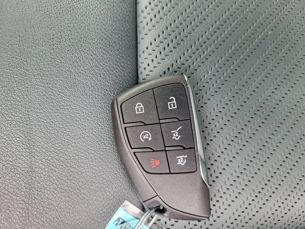 Used 2025 GMC Yukon XL AT4 w/ AT4 Premium Plus Package AWD/4WD image 27