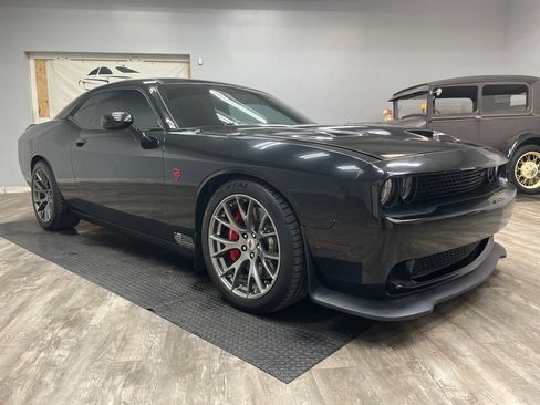 Used 2015 Dodge Challenger SRT Hellcat image 3