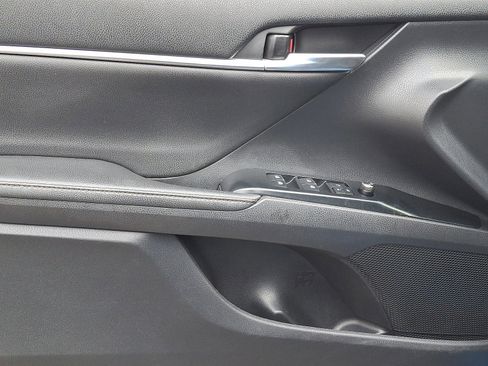 Used 2020 Toyota Camry XSE image 12