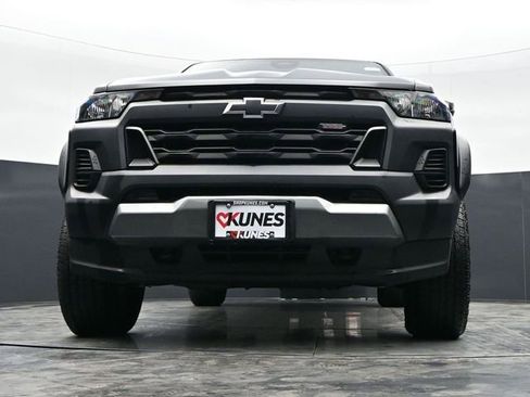 Used 2025 Chevrolet Colorado Trail Boss AWD/4WD image 22