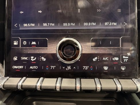 Used 2024 GMC Acadia AT4 image 41