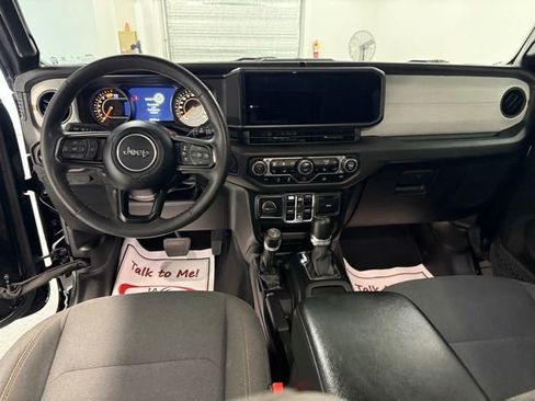 Used 2024 Jeep Wrangler Unlimited Sport AWD/4WD image 14