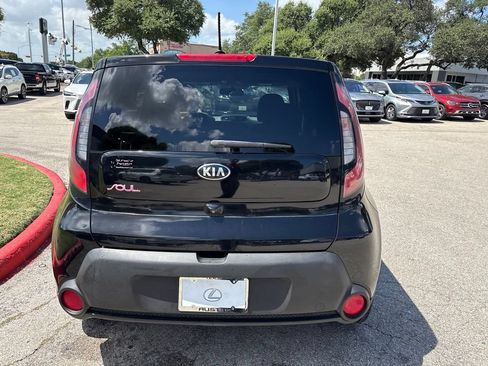 Used 2015 Kia Soul + FWD image 4